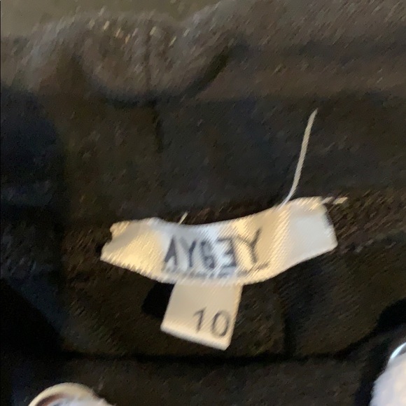 Shorts - Picture 2 of 3